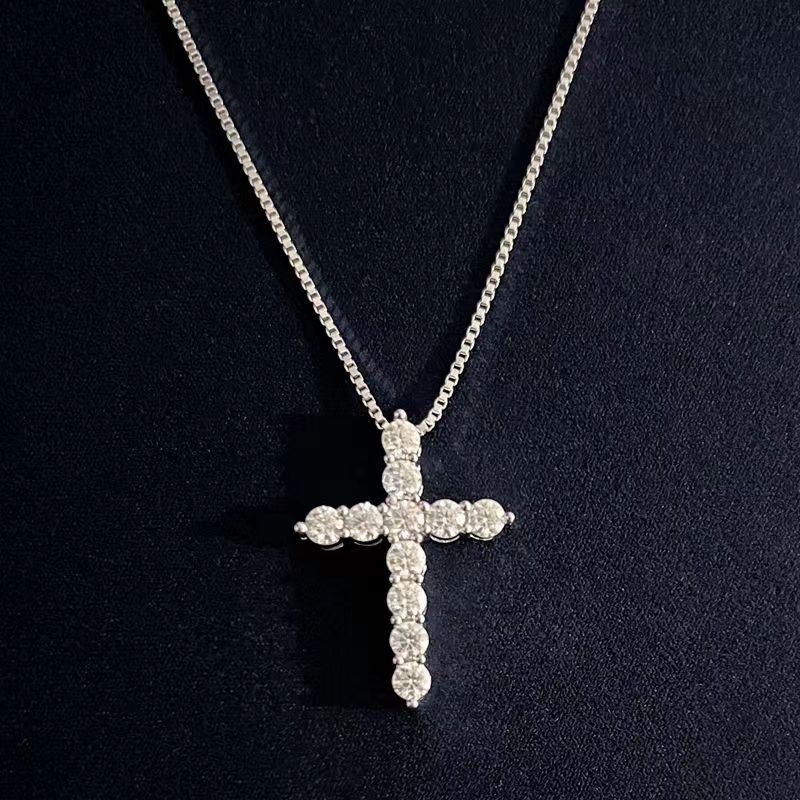 Wholesale Women's sterling silver pendant moissanite cross necklace